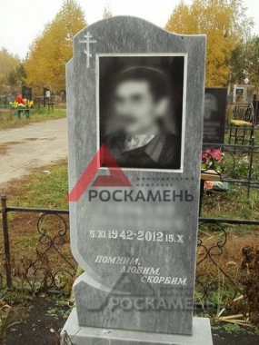 Надгробный памятник из мрамора