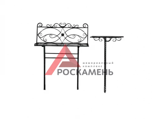 Стол и лавка на кладбище